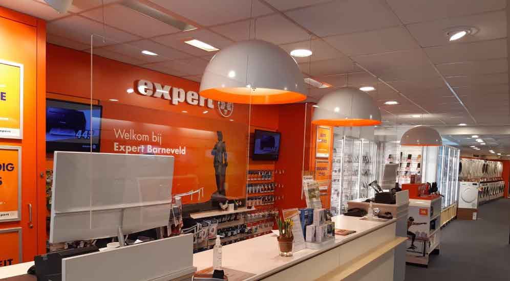 Hoe hang je een anti-Corona Covid-19 kuchscherm op?